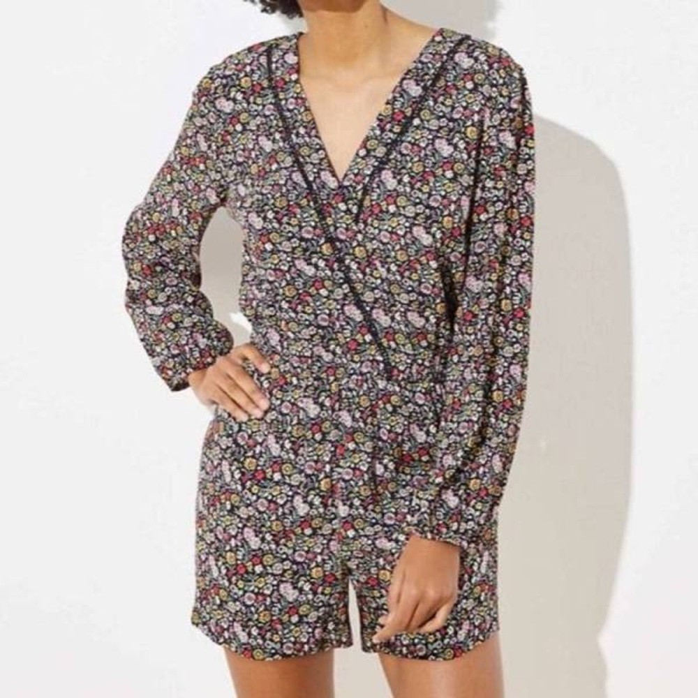 LOFT Ditsy Floral Romper EUC